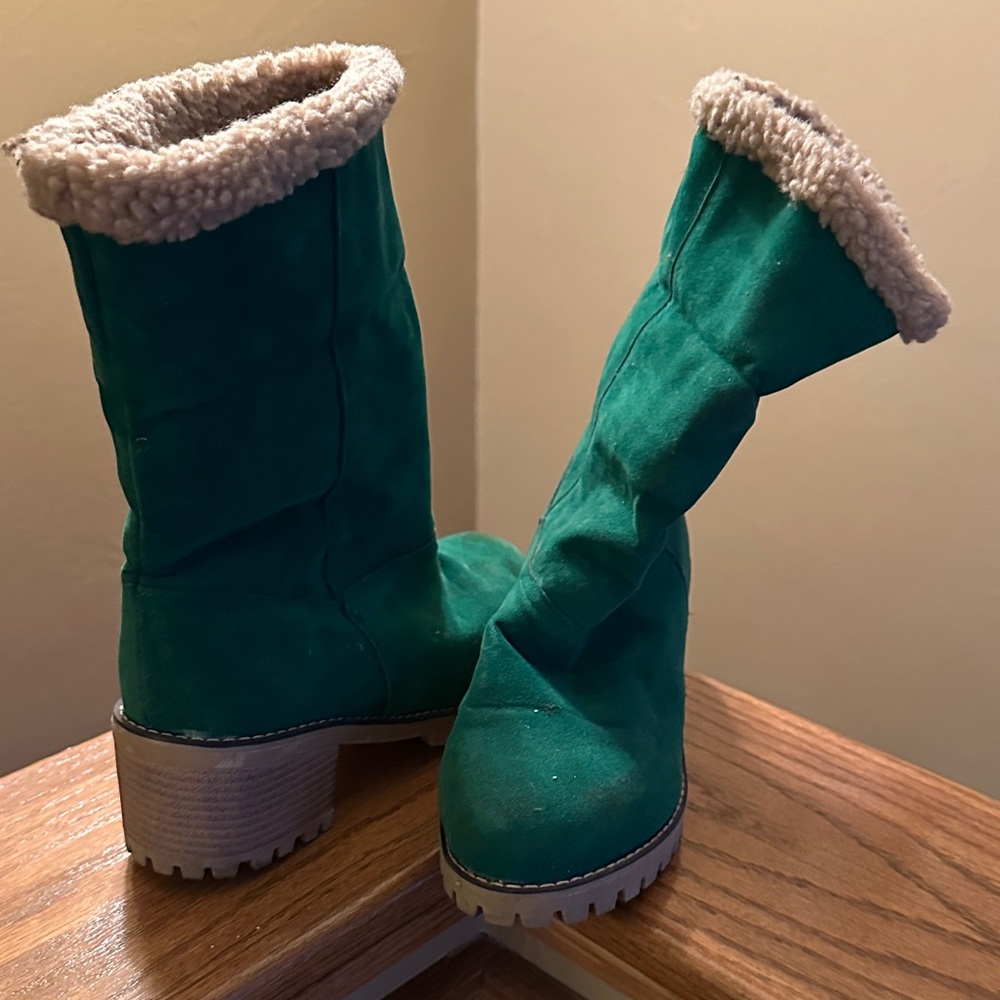 Women's Green Faux-Suede Winter Boots with Shearling Trim